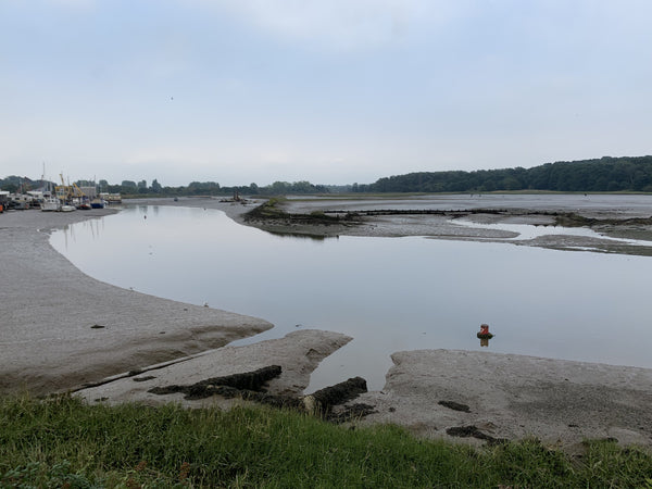 The tide is out, Suffolk - Desktop Background.